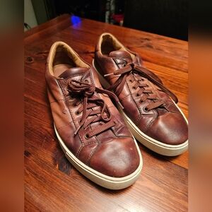Santoni calfskin low top mens sneakers. Size 9